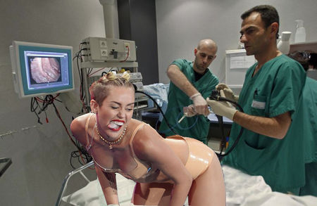 Miley Cyrus Twerking.jpg